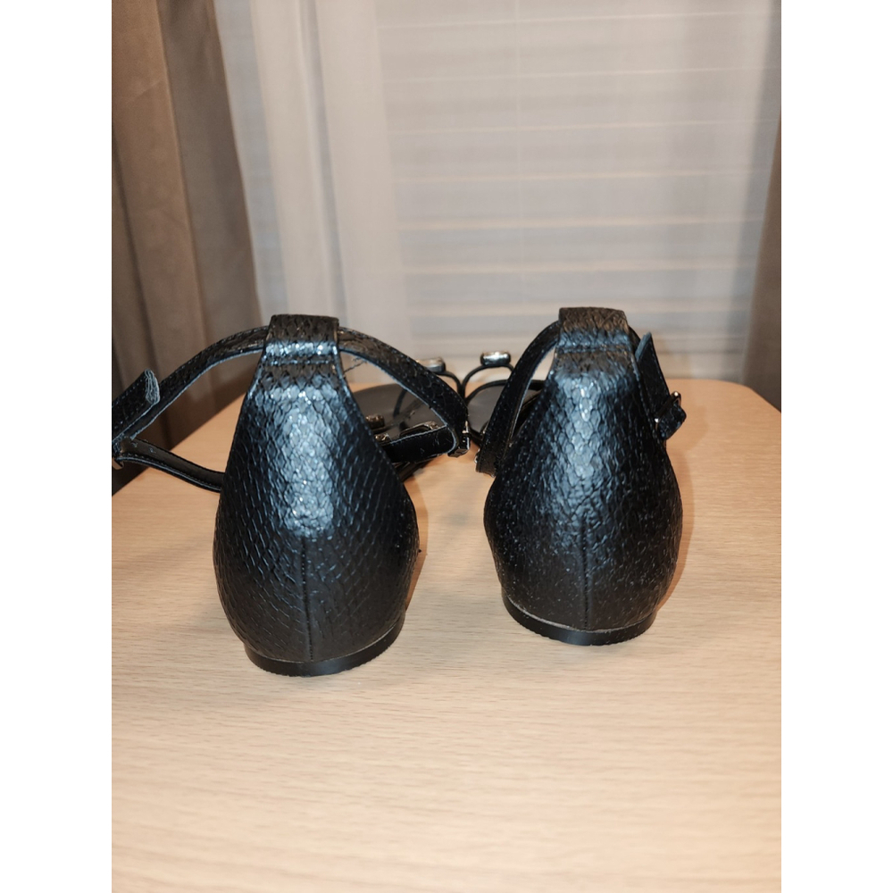 Vince Camuto Jewerly Embellish BLACK Snake Print Gladiator Sandals Sz 10 M - Picture 7 of 9